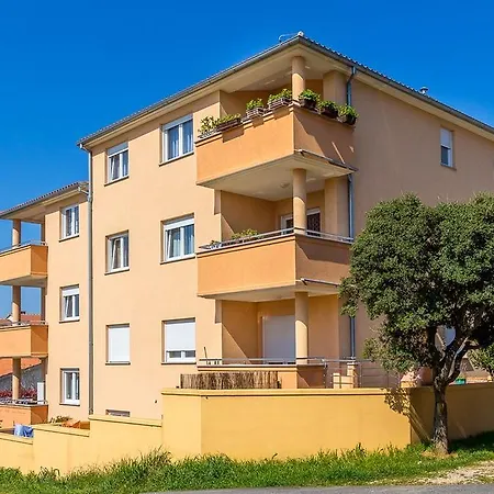 Orange Apartment Pula