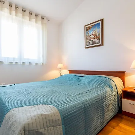 Orange Apartment Pula