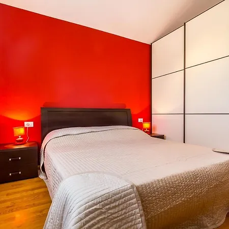 Apartment Orange