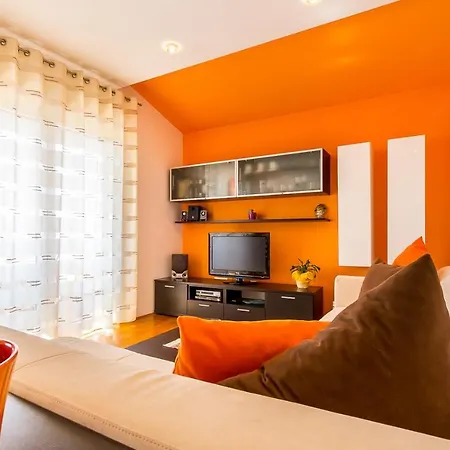Apartment Orange